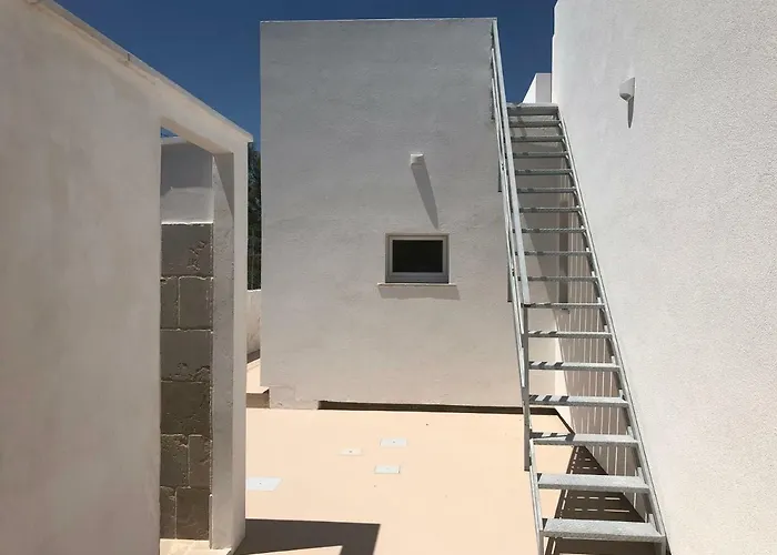 Ficomoro Surf House